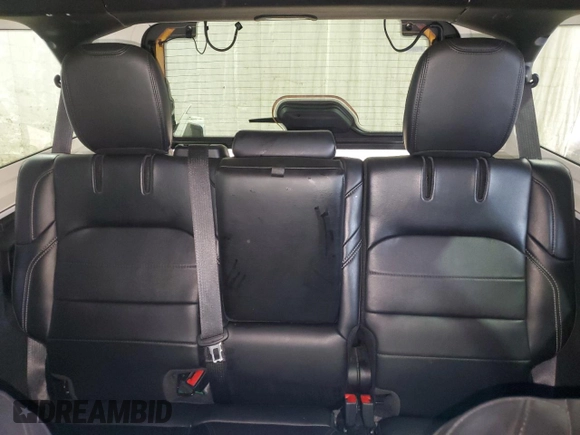 2023 Jeep Wrangler Sahara z VIN 1C4JJXP61PW696072, wystawiony jako Copart lot #57859545 z przebiegiem 42 136 mil mil oraz Czysty tytuł • Clean title. Historia ofert i sprzedaży dostępna na DreamBid. Obrazek 10.