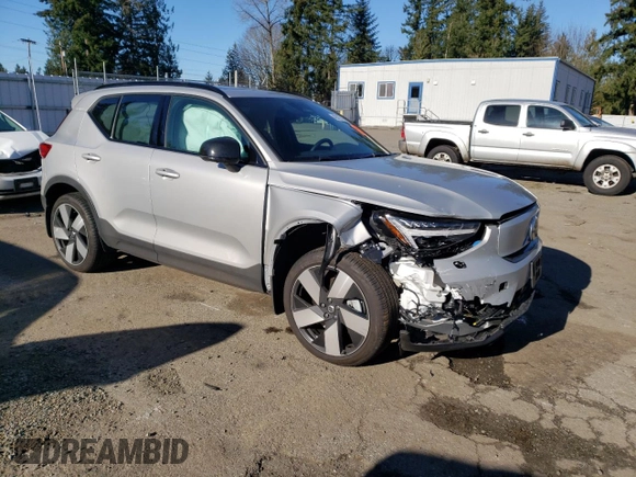 2023 Volvo XC40 Ultimate z VIN YV4ED3UM0P2050319, wystawiony jako Copart lot #42817715 z przebiegiem Nie podano mil oraz Szkoda całkowita • Salvage title. Historia ofert i sprzedaży dostępna na DreamBid. Obrazek 4.