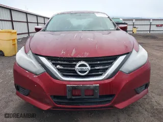 2018 Nissan Altima 2.5 SL with VIN 1N4AL3AP3JC133513, listed as a IAAI auction lot 41324260 with 110,918 mi miles. Bid and sale history available at carsss.com. Image 12.