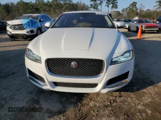 2019 Jaguar XF 25t Premium with VIN SAJBJ4FX4KCY81323, listed as a Copart auction lot 43764135 with 47,317 mi miles and Salvage Title. Bid and sale history available at carsss.com. Image 5.