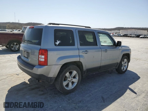 2016 Jeep Patriot Latitude with VIN 1C4NJPFA9GD648001, listed as a Copart auction lot 50245055 with 161,702 mi miles and Clean title. Bid and sale history available at DreamBid. Image 3.