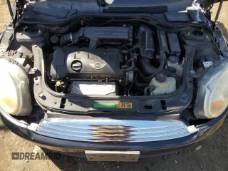 2010 MINI Clubman z VIN WMWML3C59ATX37695, wystawiony jako Copart lot #50553525 z przebiegiem 122 247 mil mil oraz Szkoda całkowita • Salvage title. Historia ofert i sprzedaży dostępna na DreamBid. Obrazek 12.