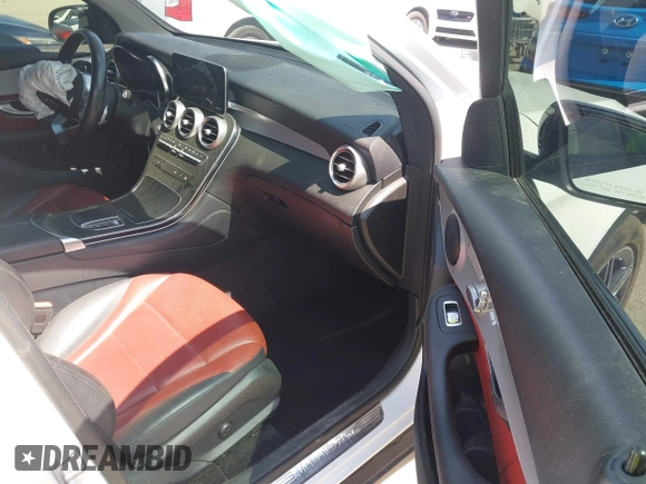 2021 Mercedes-Benz GLC 300 z VIN W1N0G8DB5MV276777, wystawiony jako IAAI lot #42451723 z przebiegiem 71 022 mil mil oraz . Historia ofert i sprzedaży dostępna na DreamBid. Obrazek 5.