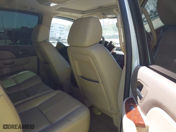 2009 Chevrolet Avalanche LT w/2LT with VIN 3GNEC22029G165263, listed as a IAAI auction lot 41812096 with 206,530 mi miles. Bid and sale history available at carsss.com. Image 8.