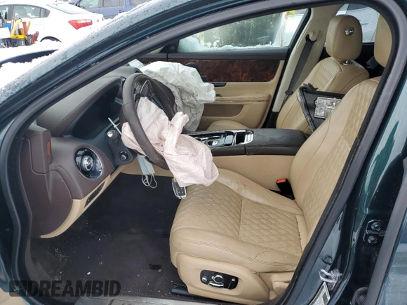 2016 Jaguar XJ Portfolio with VIN SAJWJ2GD3G8V96262, listed as a Copart auction lot 44057625 with 44,789 mi miles and Non repairable. Bid and sale history available at DreamBid. Image 7.