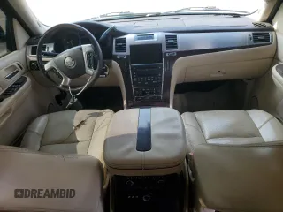 2007 Cadillac Escalade z VIN 1GYEC63867R288916, wystawiony jako Copart lot #57483545 z przebiegiem 175 344 mil mil oraz Szkoda całkowita • Salvage title. Historia ofert i sprzedaży dostępna na DreamBid. Obrazek 8.