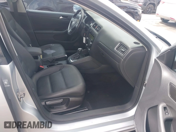 2011 Volkswagen Jetta SE z VIN 3VWDZ7AJ7BM340220, wystawiony jako IAAI lot #42136168 z przebiegiem 147 864 mil mil oraz . Historia ofert i sprzedaży dostępna na DreamBid. Obrazek 5.