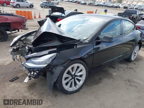 2021 Tesla Model 3 Long Range z VIN 5YJ3E1EB0MF855531, wystawiony jako IAAI lot #42079034 z przebiegiem 35 899 mil mil oraz . Historia ofert i sprzedaży dostępna na DreamBid. Obrazek 2.