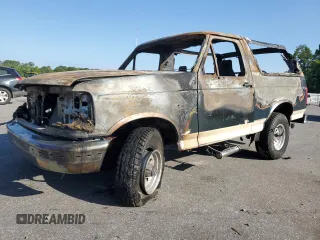 1993 Ford Bronco Custom with VIN 1FMEU15H0PLB25924, listed as a Copart auction lot 60614104 with 0 mi miles and Salvage Title. Bid and sale history available at carsss.com. Image 1.