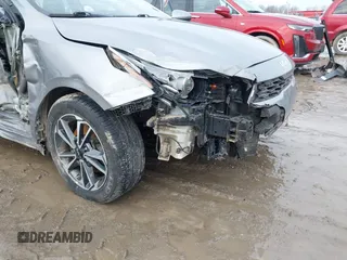 2022 Kia Forte LXS z VIN 3KPF24AD0NE436326, wystawiony jako IAAI lot #41478575 z przebiegiem 72 630 mil mil oraz . Historia ofert i sprzedaży dostępna na DreamBid. Obrazek 6.