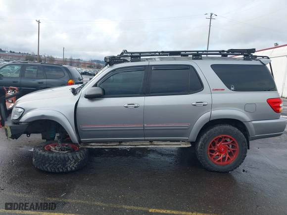 2002 Toyota Sequoia Limited with VIN 5TDZT38AX2S133555, listed as a IAAI auction lot 41211313 with 209,344 mi miles. Bid and sale history available at carsss.com. Image 14.