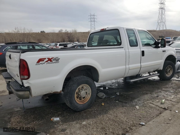 2004 Ford Super Duty F-250 XL with VIN 1FTNX21L34EA83115, listed as a Copart auction lot 43823835 with 331,675 mi miles and Salvage Title. Bid and sale history available at carsss.com. Image 3.