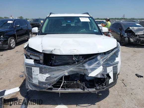 2025 Hyundai Santa Fe SEL z VIN 5NMP24GL5SH076185, wystawiony jako IAAI lot #42255534 z przebiegiem 5 521 mil mil oraz . Historia ofert i sprzedaży dostępna na DreamBid. Obrazek 6.