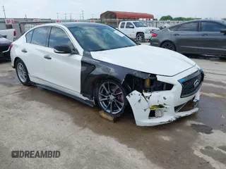 2015 Infiniti Q50 Premium with VIN JN1BV7AP9FM353808, listed as a IAAI auction lot 41952957 with 122,193 mi miles. Bid and sale history available at carsss.com. Image 1.
