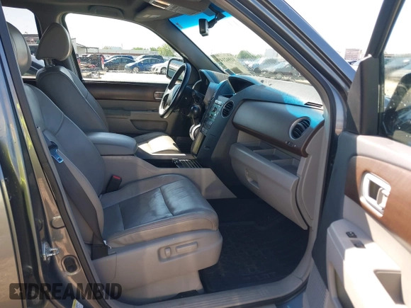 2009 Honda Pilot EX-L with VIN 5FNYF48539B035820, listed as a IAAI auction lot 41942149 with 242,463 mi miles. Bid and sale history available at carsss.com. Image 5.