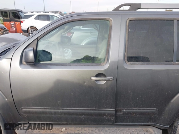 2005 Nissan Pathfinder SE with VIN 5N1AR18U05C707611, listed as a IAAI auction lot 41413932 with 260,777 mi miles. Bid and sale history available at carsss.com. Image 14.