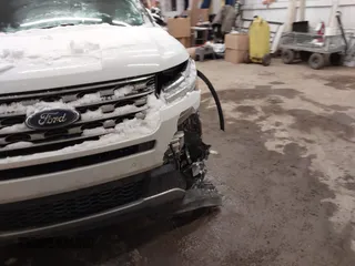 2017 Ford Explorer XLT with VIN 1FM5K7D8XHGC60896, listed as a IAAI auction lot 41409272 with 111,545 mi miles and . Bid and sale history available at carsss.com. Image 6.