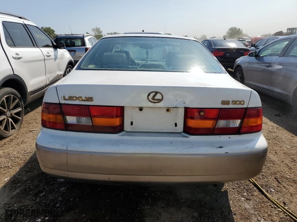 1998 Lexus ES 300 Luxury Sport Sdn with VIN JT8BF28G1W0145205, listed as a Copart auction lot 70652494 with 0 mi miles and Salvage Title. Bid and sale history available at carsss.com. Image 6.