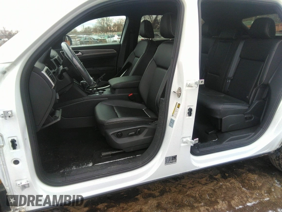 2020 Volkswagen Atlas SE with VIN 1V26E2CA0LC211728, listed as a IAAI auction lot 41726981 with 122,524 mi miles and . Bid and sale history available at DreamBid. Image 19.