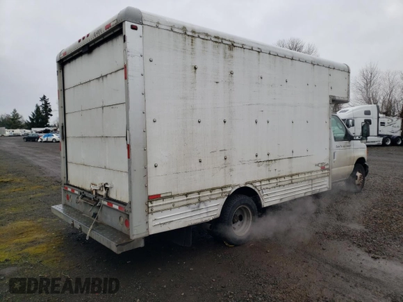 2006 Ford Econoline Cargo with VIN 1FDXE45S16HA83784, listed as a Copart auction lot 45242935 with 200,040 mi miles and Clean Title. Bid and sale history available at DreamBid. Image 3.