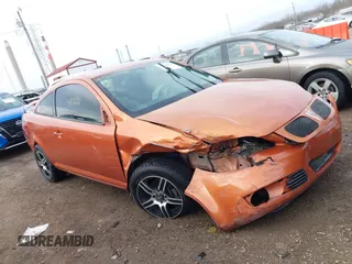 2007 Pontiac G5 with VIN 1G2AL15F877165704, listed as a IAAI auction lot 41826881 with 262,349 mi miles. Bid and sale history available at carsss.com. Image 1.