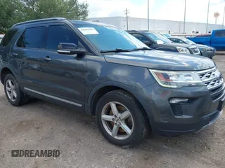 2018 Ford Explorer XLT с VIN 1FM5K7D8XJGC53906, выставлен на аукционе IAAI как лот 42381320 с пробегом 142 782 миль миль и . История ставок и продаж доступна на DreamBid. Изображение 1.