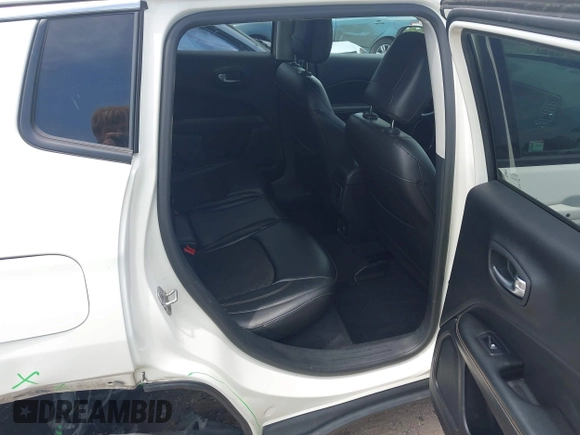 2018 Jeep Compass Latitude with VIN 3C4NJCBB8JT293444, listed as a IAAI auction lot 42372611 with 38,928 mi miles and . Bid and sale history available at DreamBid. Image 8.