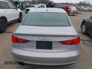 2015 Audi A3 Premium Plus z VIN WAUCCGFFXF1020409, wystawiony jako IAAI lot #41534468 z przebiegiem 116 708 mil mil oraz . Historia ofert i sprzedaży dostępna na DreamBid. Obrazek 17.