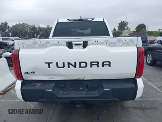2024 Toyota Tundra Limited z VIN 5TFWA5DB2RX156299, wystawiony jako IAAI lot #42425471 z przebiegiem 41 874 mil mil oraz . Historia ofert i sprzedaży dostępna na DreamBid. Obrazek 16.