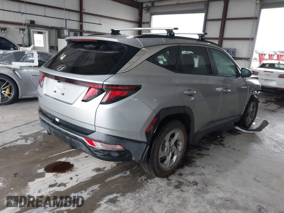2024 Hyundai Tucson SEL with VIN 5NMJB3DE5RH372985, listed as a IAAI auction lot 41286639 with 10,920 mi miles and . Bid and sale history available at DreamBid. Image 4.