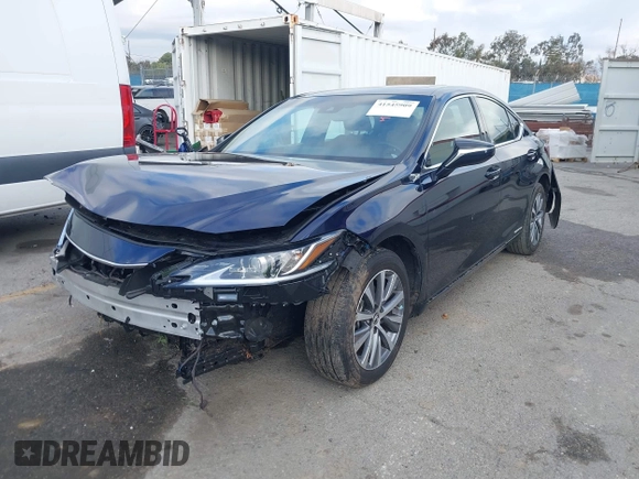 2021 Lexus ES with VIN 58ACA1C15MU010045, listed as a IAAI auction lot 41545909 with 24,694 mi miles. Bid and sale history available at carsss.com. Image 2.