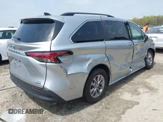 2021 Toyota Sienna XLE with VIN 5TDJSKFC2MS007191, listed as a IAAI auction lot 41945058 with 50,120 mi miles and . Bid and sale history available at DreamBid. Image 4.