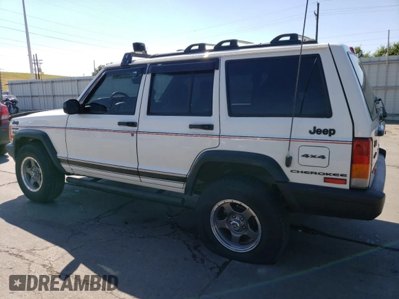 2000 Jeep Cherokee SE with VIN 1J4FF28S7YL257350, listed as a Copart auction lot 62320544 with 197,887 mi miles and Clean Title. Bid and sale history available at carsss.com. Image 2.