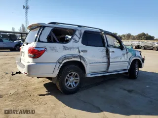 2005 Toyota Sequoia SR5 with VIN 5TDZT34A05S264259, listed as a Copart auction lot 42812925 with 70,402 mi miles and Salvage Title. Bid and sale history available at carsss.com. Image 3.