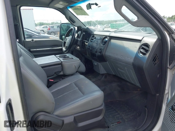 2012 Ford Super Duty F-250 SRW XL with VIN 1FT7X2A66CEC37611, listed as a IAAI auction lot 42135584 with 284,452 mi miles. Bid and sale history available at carsss.com. Image 5.