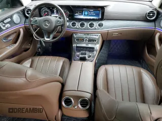 2017 Mercedes-Benz E 300 Luxury with VIN WDDZF4KB4HA185743, listed as a Copart auction lot 60297705 with 96,774 mi miles and Clean title. Bid and sale history available at DreamBid. Image 8.