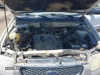 2001 Ford Escape XLS with VIN 1FMYU021X1KA59670, listed as a IAAI auction lot 42551801 with 189,058 mi miles and . Bid and sale history available at DreamBid. Image 10.