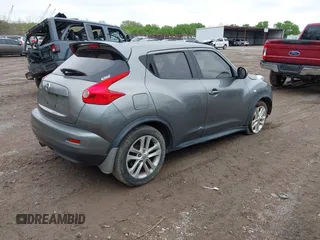 2011 Nissan Juke SV with VIN JN8AF5MRXBT022036, listed as a IAAI auction lot 41943532 with 135,624 mi miles and . Bid and sale history available at carsss.com. Image 4.