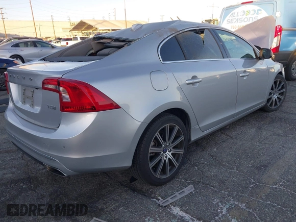 2017 Volvo S60 Inscription with VIN LYV402HK7HB133405, listed as a IAAI auction lot 41331529 with 1 mi miles. Bid and sale history available at carsss.com. Image 4.