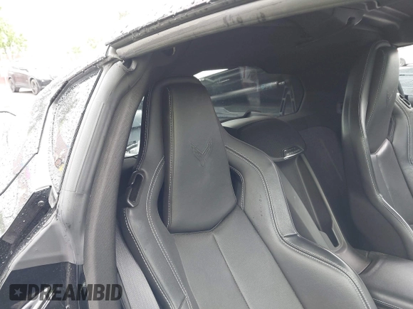 2021 Chevrolet Corvette 1LT z VIN 1G1YA2D48M5123250, wystawiony jako IAAI lot #42064133 z przebiegiem 30 753 mil mil oraz . Historia ofert i sprzedaży dostępna na DreamBid. Obrazek 8.