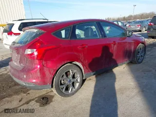 2014 Ford Focus SE with VIN 1FADP3K26EL422900, listed as a IAAI auction lot 41553993 with 98,013 mi miles. Bid and sale history available at carsss.com. Image 4.