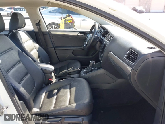 2017 Volkswagen Jetta SE with VIN 3VWDB7AJ9HM384202, listed as a IAAI auction lot 42543807 with 92,914 mi miles and . Bid and sale history available at DreamBid. Image 5.