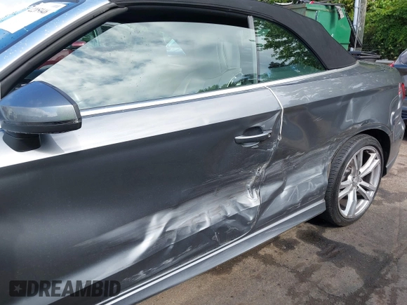 2018 Audi A3 Cabriolet Premium Plus z VIN WAUY8LFF5J1005308, wystawiony jako IAAI lot #42205046 z przebiegiem 73 076 mil mil oraz . Historia ofert i sprzedaży dostępna na DreamBid. Obrazek 6.