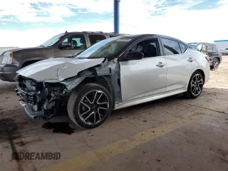 2025 Nissan Sentra SR z VIN 3N1AB8DV6SY230379, wystawiony jako Copart lot #52818795 z przebiegiem 8 206 mil mil oraz Szkoda całkowita • Salvage title. Historia ofert i sprzedaży dostępna na DreamBid. Obrazek 1.