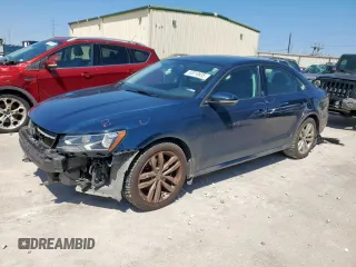 2019 Volkswagen Passat Wolfsburg Edition z VIN 1VWLA7A35KC003020, wystawiony jako Copart lot #52018935 z przebiegiem 86 015 mil mil oraz Szkoda całkowita • Salvage title. Historia ofert i sprzedaży dostępna na DreamBid. Obrazek 1.