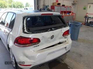 2011 Volkswagen Golf TDI с VIN WVWDM7AJ4BW157813, выставлен на аукционе IAAI как лот 42484508 с пробегом 59 772 миль миль и . История ставок и продаж доступна на DreamBid. Изображение 12.