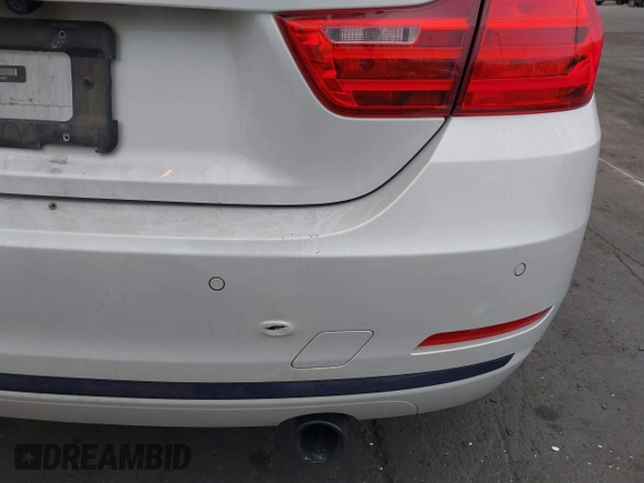 2015 BMW 4 Series 435i with VIN WBA3R1C50FK194927, listed as a IAAI auction lot 42104577 with Not provided miles and . Bid and sale history available at DreamBid. Image 17.