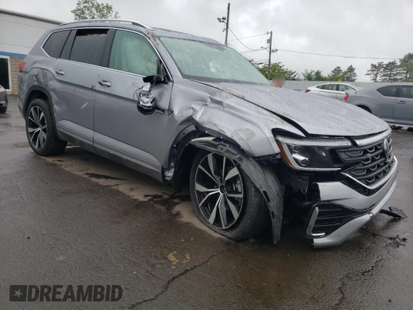 2024 Volkswagen Atlas SEL Premium R-Line with VIN 1V2FR2CA9RC555829, listed as a Copart auction lot 58841885 with 6,535 mi miles and Salvage title. Bid and sale history available at DreamBid. Image 4.
