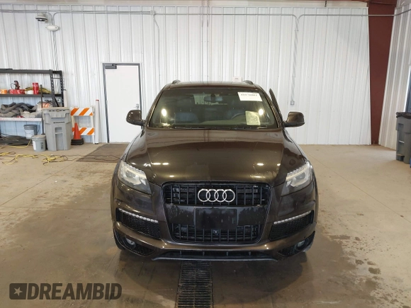 2015 Audi Q7 3.0T S line Prestige with VIN WA1DGAFE1FD014555, listed as a IAAI auction lot 41176881 with 149,546 mi miles. Bid and sale history available at carsss.com. Image 12.