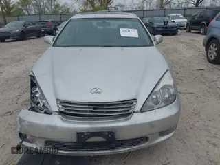 2002 Lexus ES 300 with VIN JTHBF30G425002375, listed as a IAAI auction lot 42031737 with 160,562 mi miles. Bid and sale history available at carsss.com. Image 13.